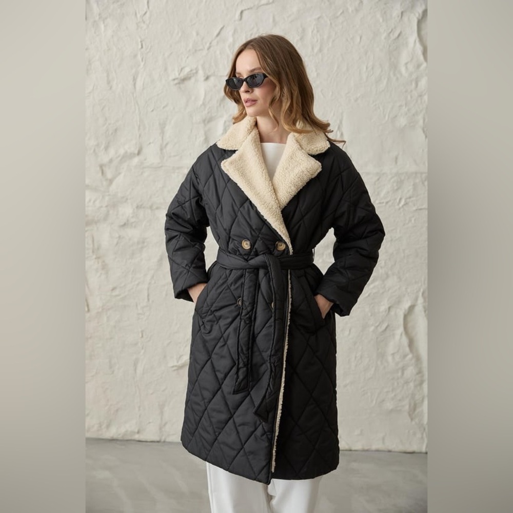 NWT Levure Women's Black Quilted Coat with Cream Collar